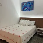 Apartamento 2 Quartos, 1 Quadra Da Praia, Ar Condicionado