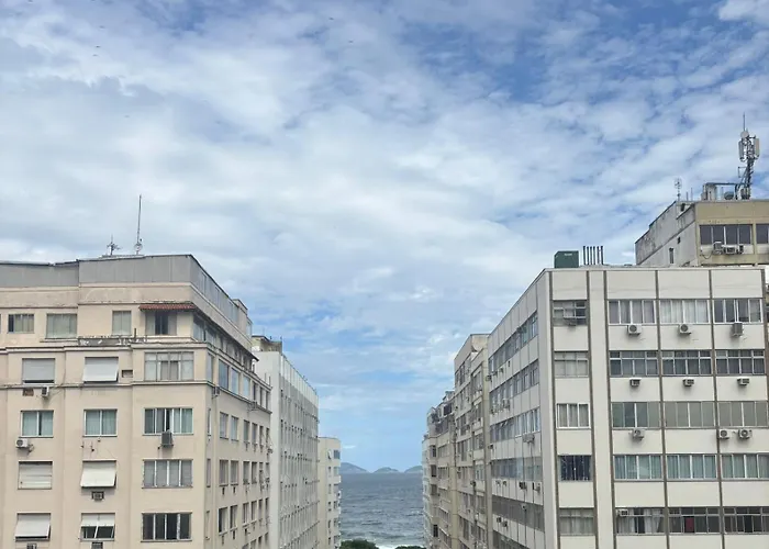 Apartamento 2 Quartos, 1 Quadra Da Praia, Ar Condicionado