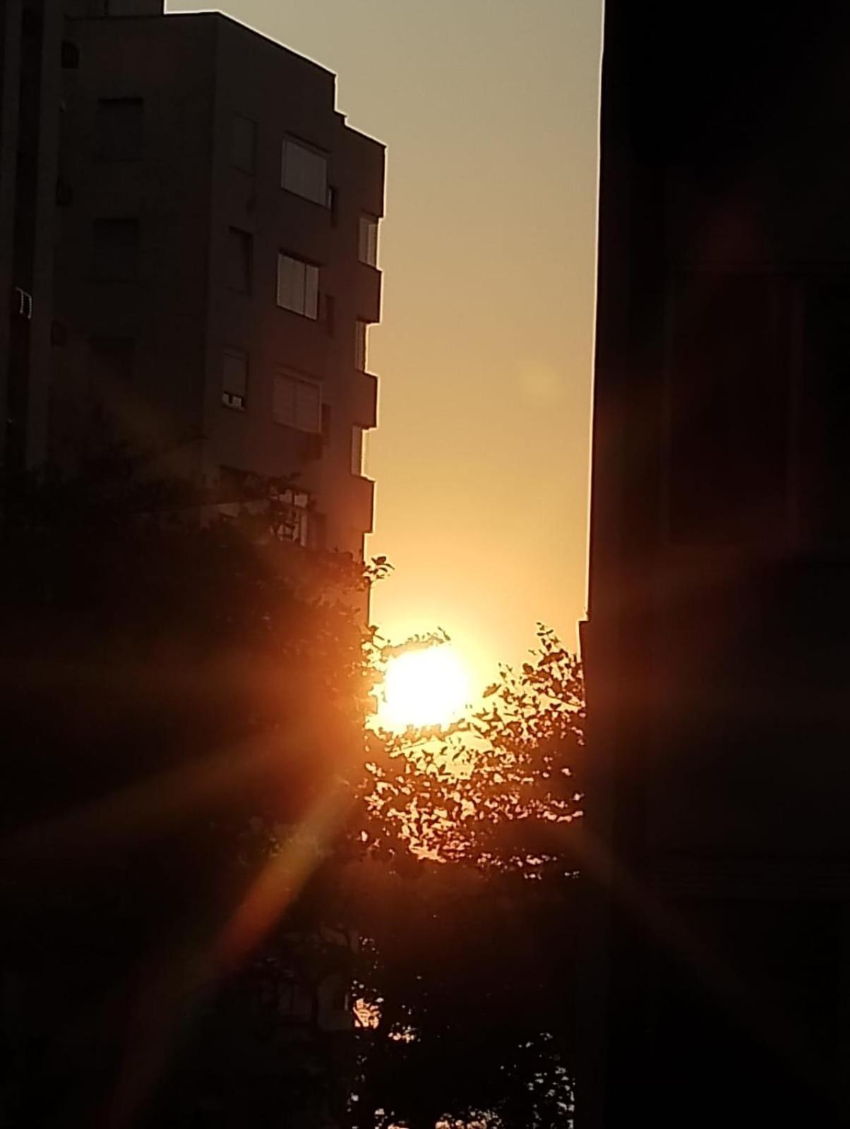 Apartamento 2 Quartos, 1 Quadra Da Praia, Ar Condicionado